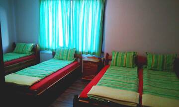Фото номера Коттедж с 6 спальнями Дома для отпуска Guest House Lorian г. Маджаре 8
