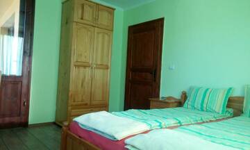 Фото номера Коттедж с 6 спальнями Дома для отпуска Guest House Lorian г. Маджаре 43