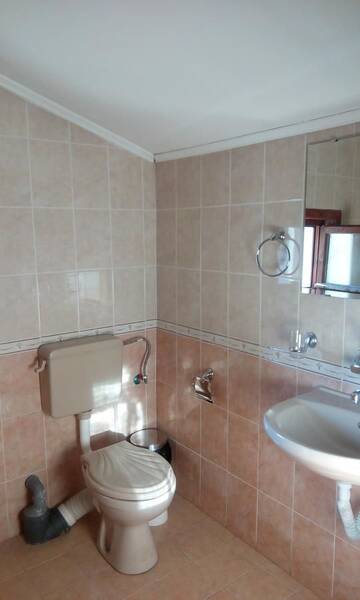 Фото номера Коттедж с 6 спальнями Дома для отпуска Guest House Lorian г. Маджаре 14