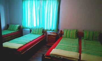 Фото номера Коттедж с 6 спальнями Дома для отпуска Guest House Lorian г. Маджаре 39